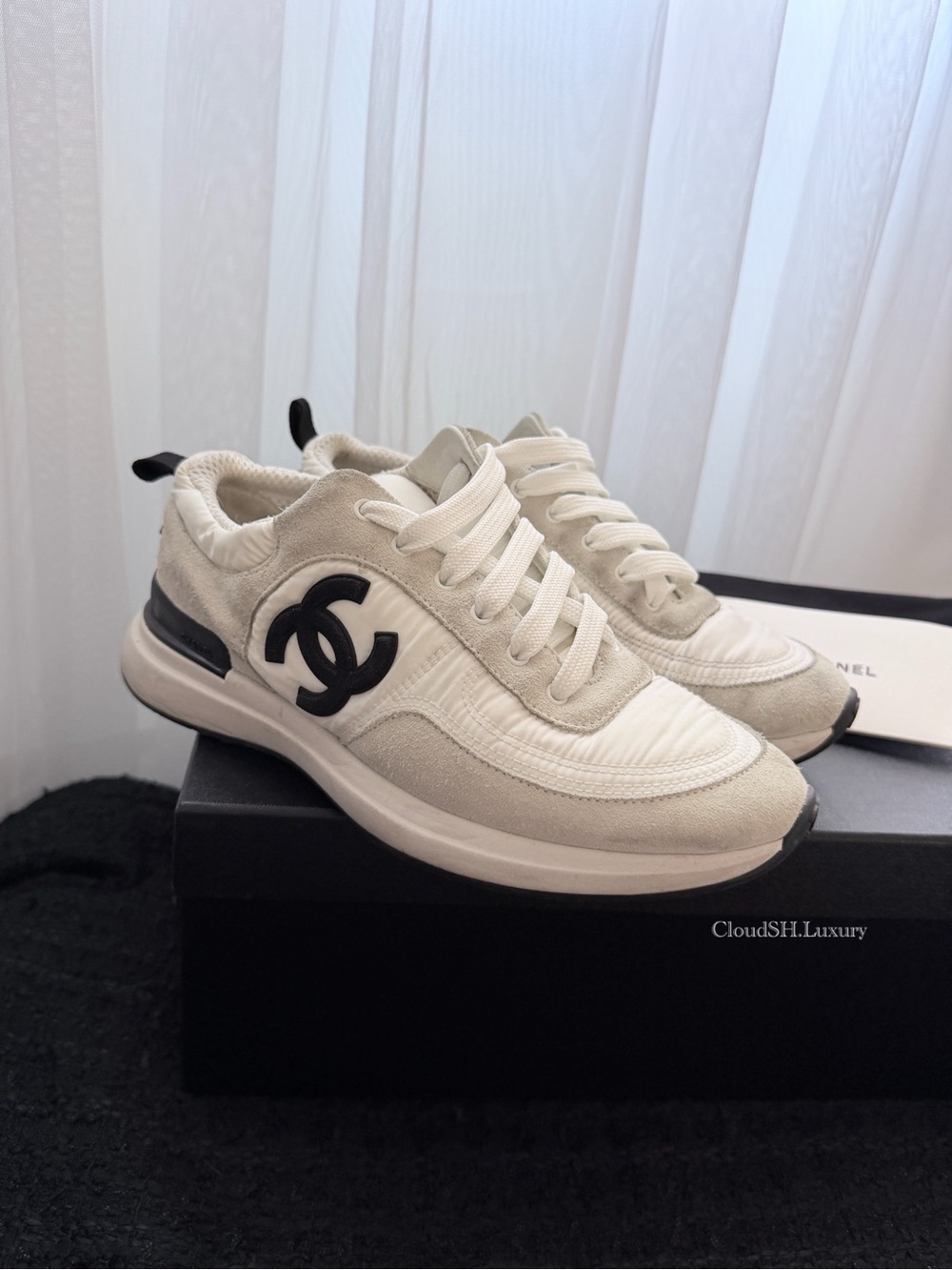 Auth Chanel G37122 CC Logo Gray Suede White Sneakers - Size 37